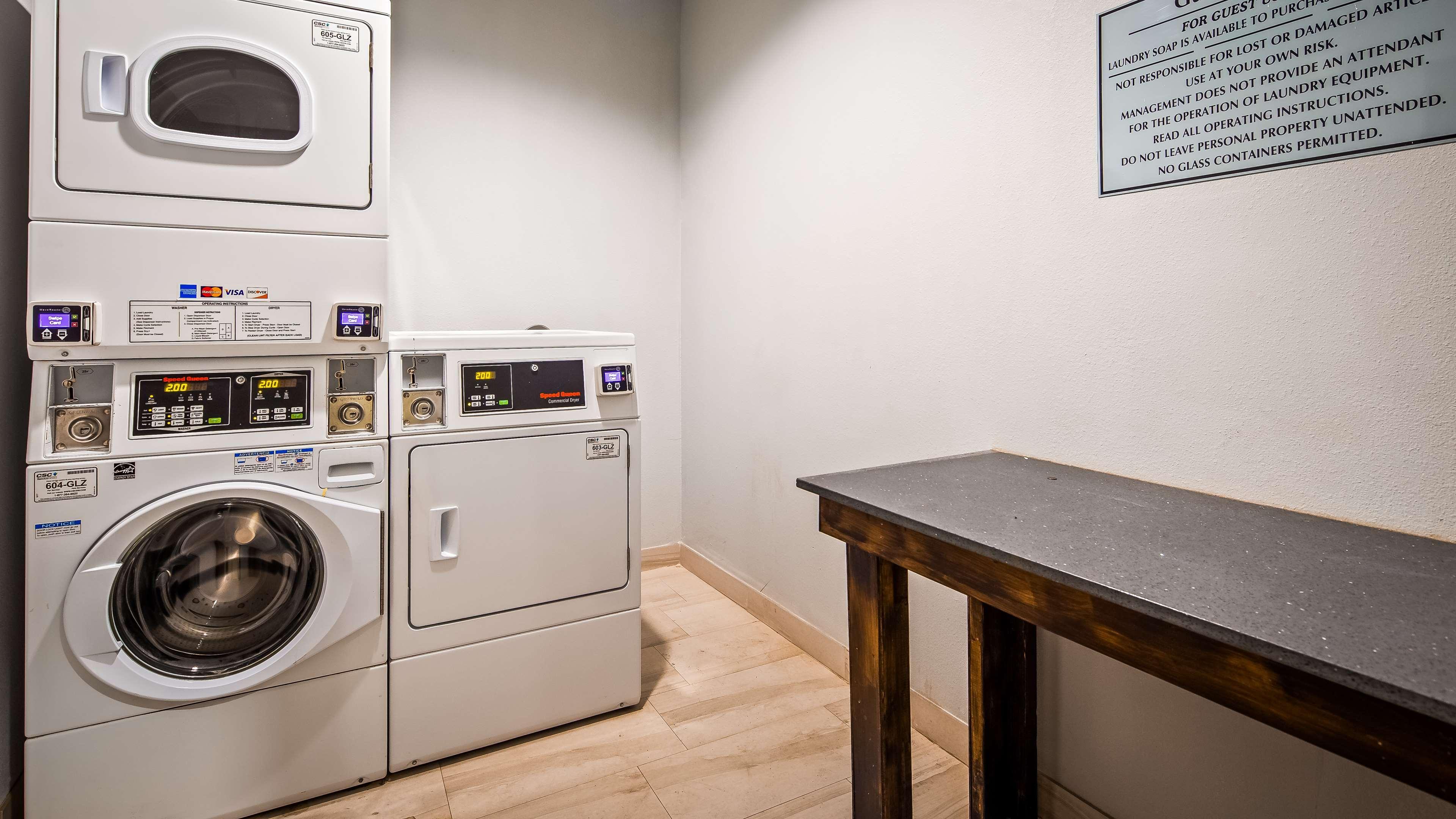 Best Western Plus Dilley Inn & Suites Eksteriør bilde
